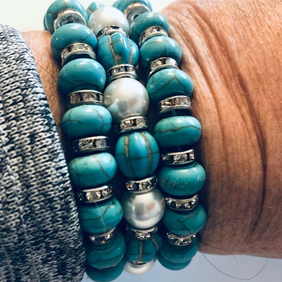 Jewelry - Set of 3 Turquoise Pearl Stretch Bracelets